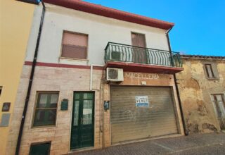 Casa semi indipendente in Vendita a DOMUSNOVAS